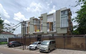 Avalon Karawaci Mitra Reddoorz